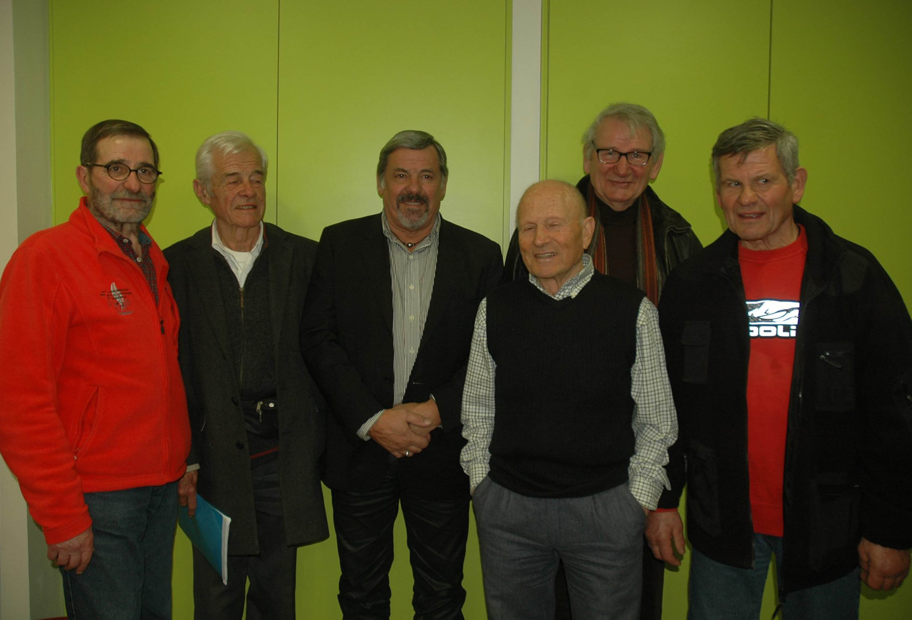 Soirée au Palais des Sports de l'Alpe d'Huez COLJOG Jeux Olympiques de Grenoble 1968 Soirée au Palais des Sports de l'Alpe d'Huez COLJOG J
eux Olympiques de Grenoble 1968
